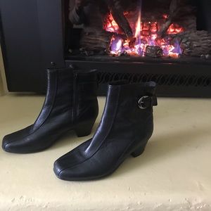 Clarks Artesian Collection Dara Leather Ankle Boot